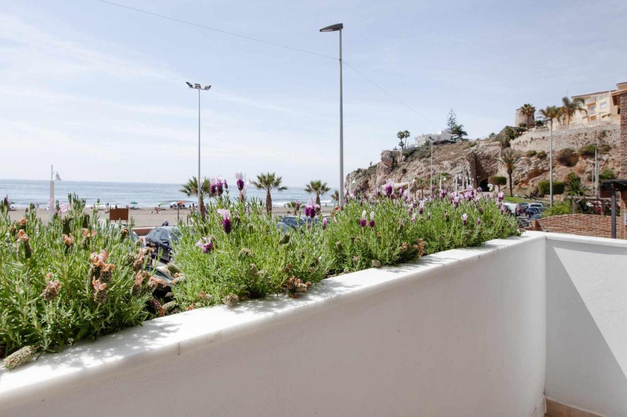 Rincon Del Mar Watch Waves Roll In From The Lavenderfringed Balcony Villa Rincón de la Victoria Exteriör bild